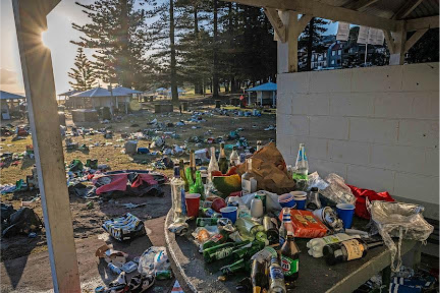 trash on Bronte Beach